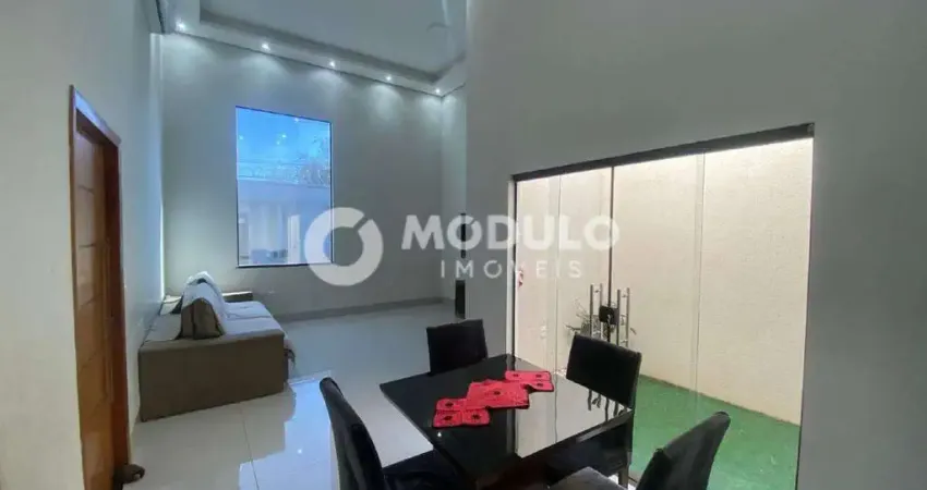 Casa residencial à venda, 4 quartos, 1 suíte, 4 vagas, granada - uberlândia/mg