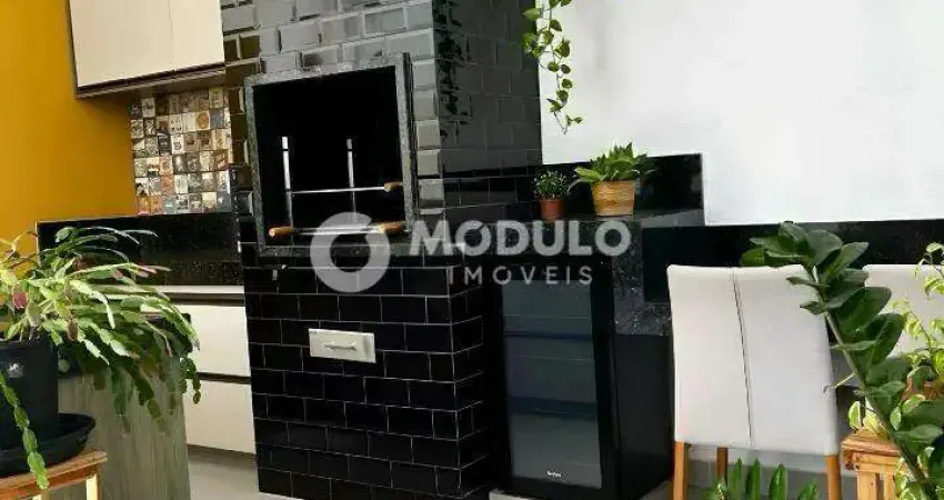 Casa com 3 quartos para alugar na Alameda Imburana, --, Aclimação, Uberlândia