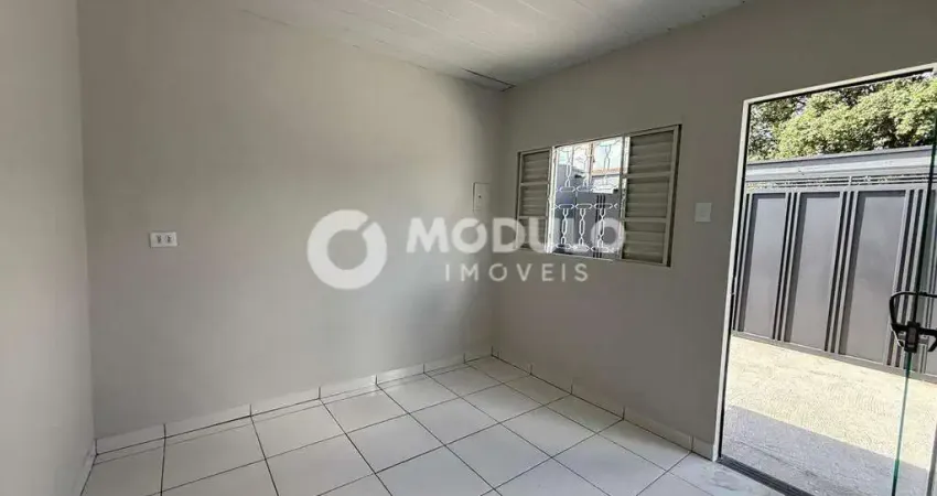 Casa residencial à venda, 2 quartos, 2 vagas, tocantins - uberlândia/mg