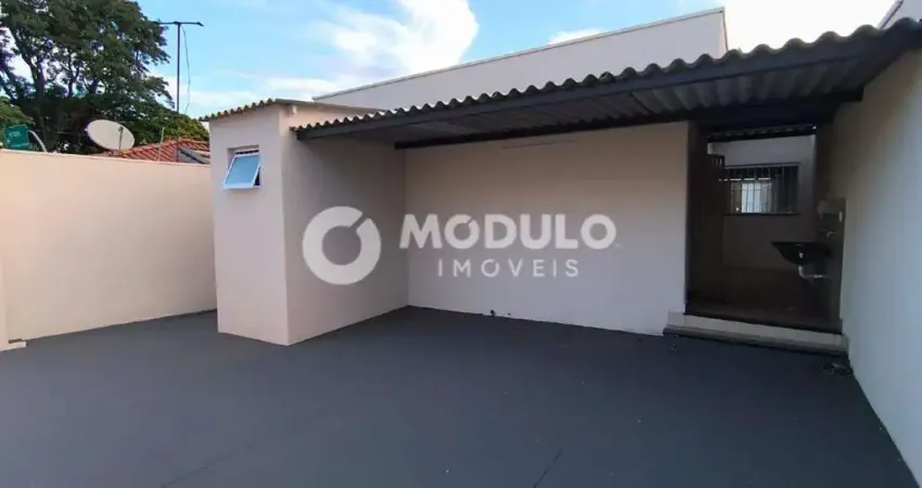 Casa residencial disponível para locação no bairro brasil.