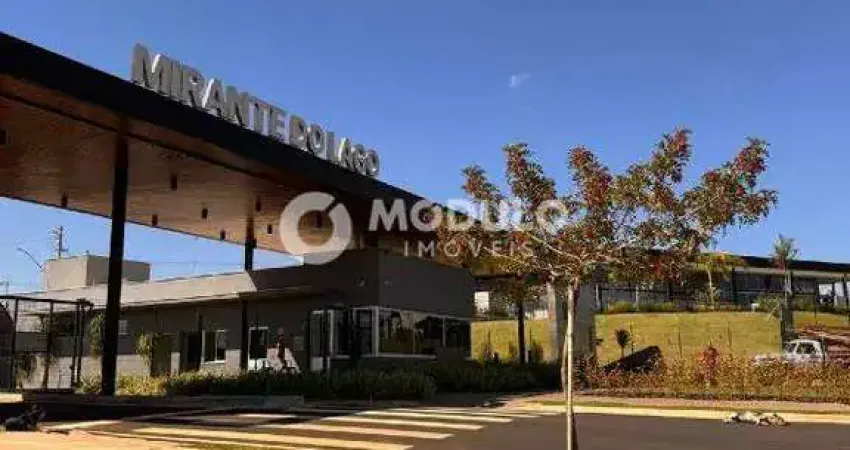 Casa em condomínio fechado à venda na Rua Reinaldo Alves da Rocha, --, Loteamento Portal do Vale II, Uberlândia