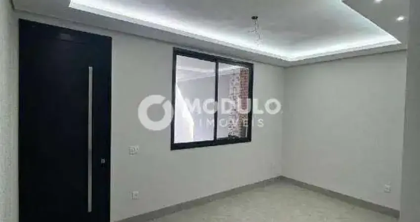 Casa residencial à venda, 3 quartos, 1 suíte, 2 vagas, segismundo pereira - uberlândia/mg