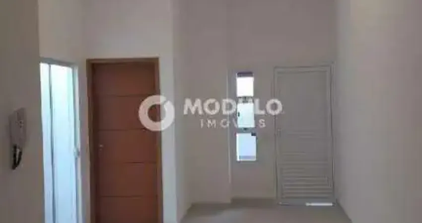 Casa residencial à venda, 3 quartos, 2 suítes, 2 vagas, novo mundo - uberlândia/mg