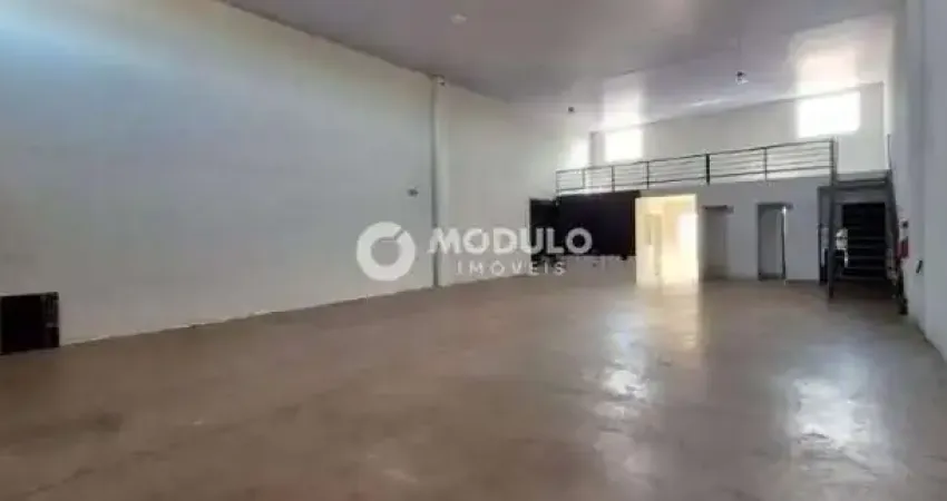Barracão / Galpão / Depósito para alugar na Rua Gonçalo Alves, --, Residencial Integração, Uberlândia