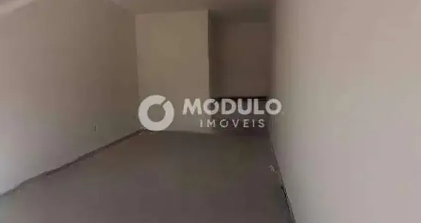 Loja comercial disponivel para locação no bairro shopping park.