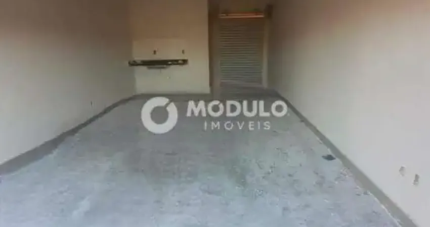 Loja comercial disponivel para locação no bairro shopping park.