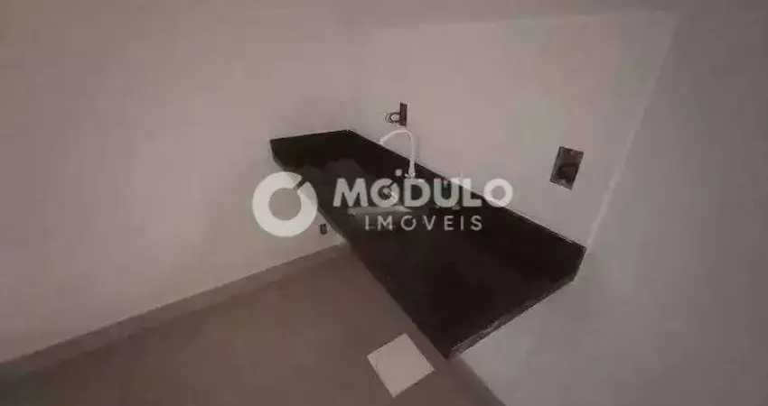 Loja comercial disponivel para locação no bairro shopping park.