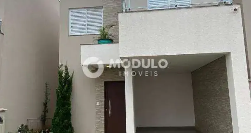 Casa estilo sobrado disponivel para locação no bairro jardim inconfidência.
