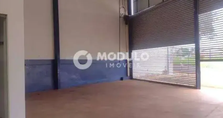 Galpão comercial disponivel para locação no bairro segismundo pereira.