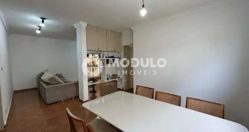 Casa com 5 quartos para alugar na Rua Rio de Janeiro, --, Brasil, Uberlândia