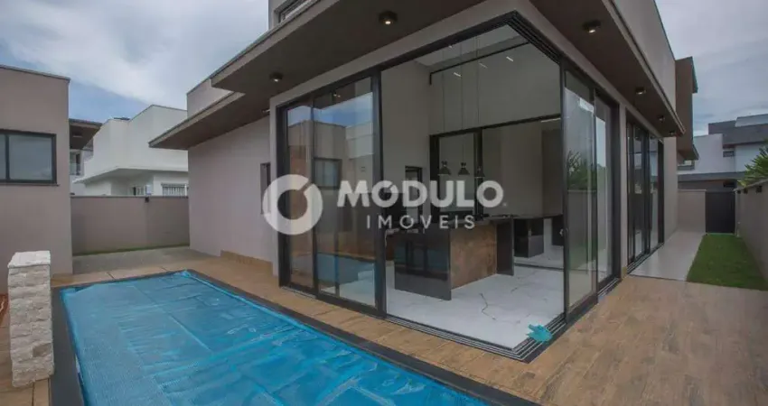 Casa em condomínio fechado com 3 quartos à venda na Avenida Floriano Peixoto, --, Granja Marileusa, Uberlândia