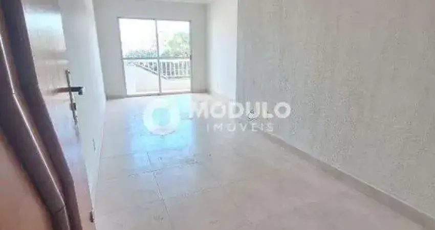 Apartamento com 3 quartos para alugar na Rua Tabajaras, --, Saraiva, Uberlândia