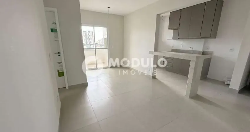 Apartamento disponivel para locação no bairro santa mônica.