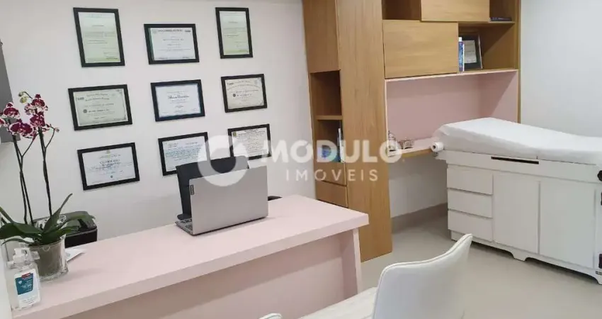 Casa comercial para alugar na Rua Marques Póvoa, --, Osvaldo Rezende, Uberlândia