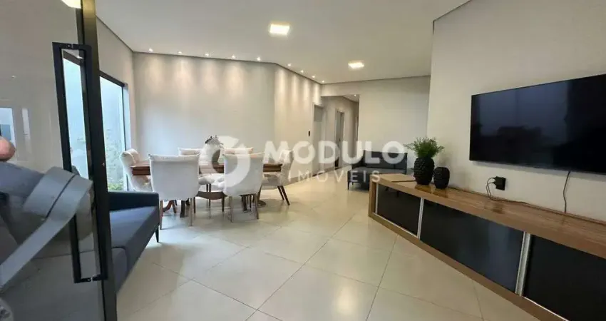 Casa residencial à venda, 3 quartos, 1 suíte, 2 vagas, jardim colina - uberlândia/mg
