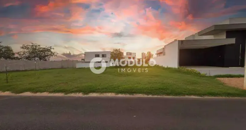 Terreno em condomínio fechado à venda na Rua Avenida Arrabio, --, Jardim Sul, Uberlândia