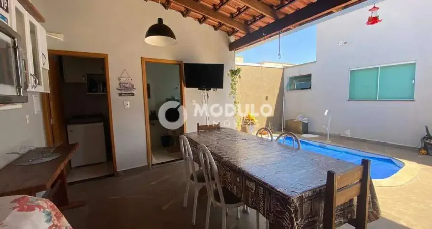 Casa com 2 quartos à venda na Rua Quatorze de Julho, --, Pacaembu, Uberlândia