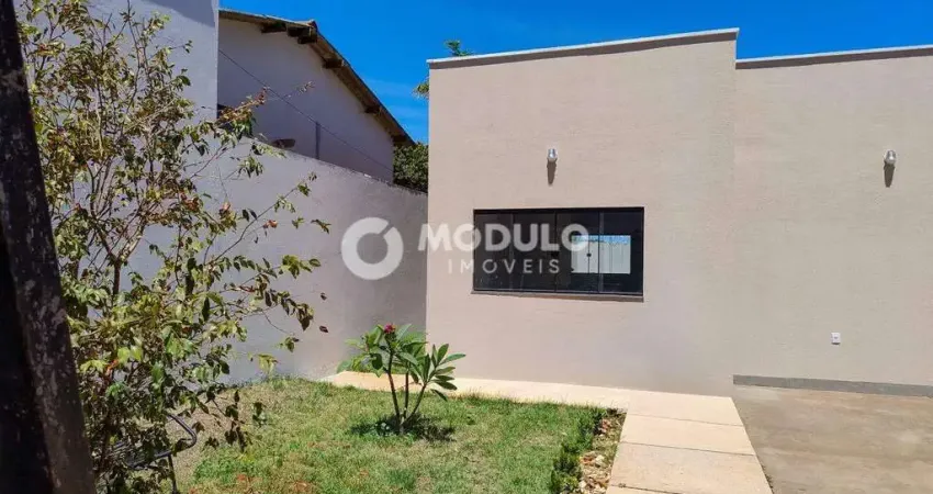 Casa residencial à venda, 2 quartos, 1 suíte, 4 vagas, aclimação - uberlândia/mg