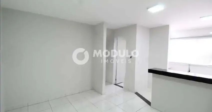 Apartamento com 2 quartos para alugar na Rua Caule, --, Granada, Uberlândia