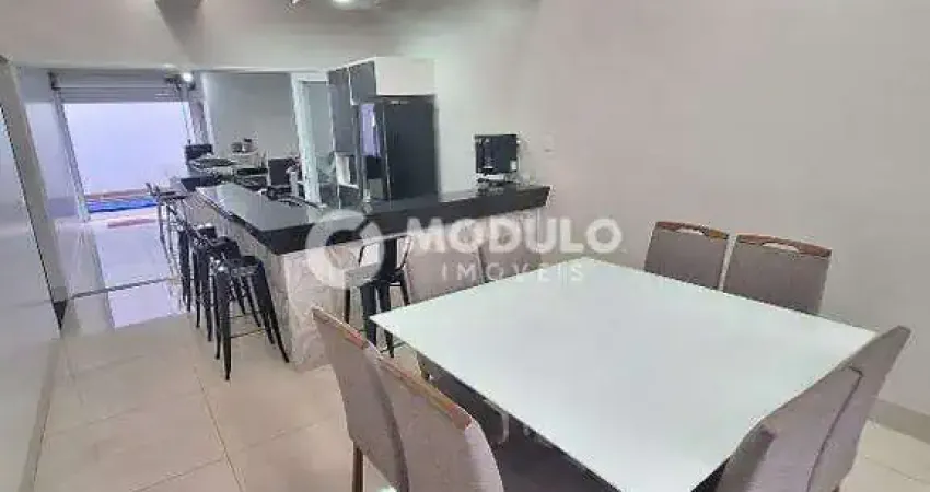 Casa residencial disponível para locação no bairro jardim patrícia.