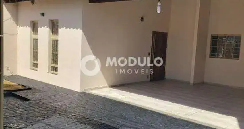 Casa residencial à venda, 3 quartos, 1 suíte, 3 vagas, brasil - uberlândia/mg