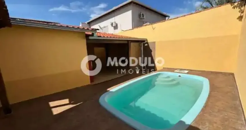 Casa com 3 quartos para alugar na Rua Francisco Custódio Pereira, --, Jardim Patrícia, Uberlândia