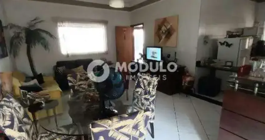 Casa residencial à venda, 3 quartos, 1 suíte, 4 vagas, nova uberlandia - uberlândia/mg