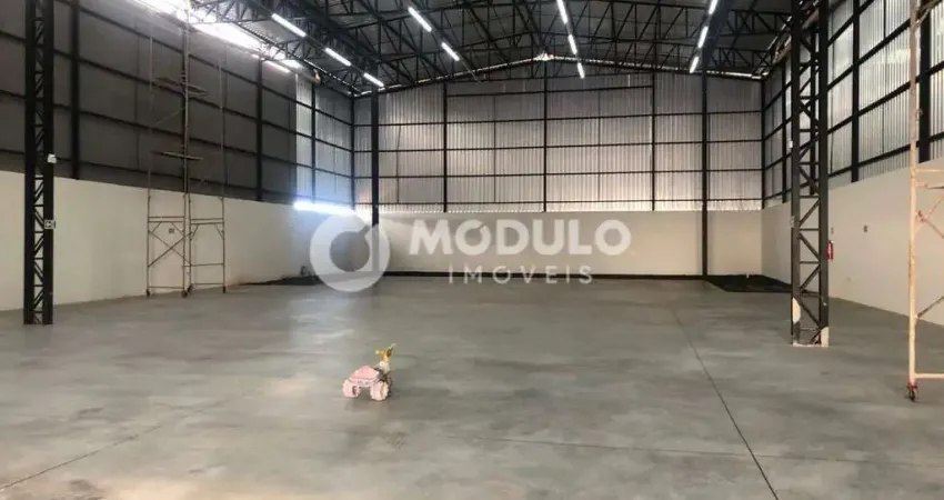 Galpão industrial para locação no centro empresarial leste iii