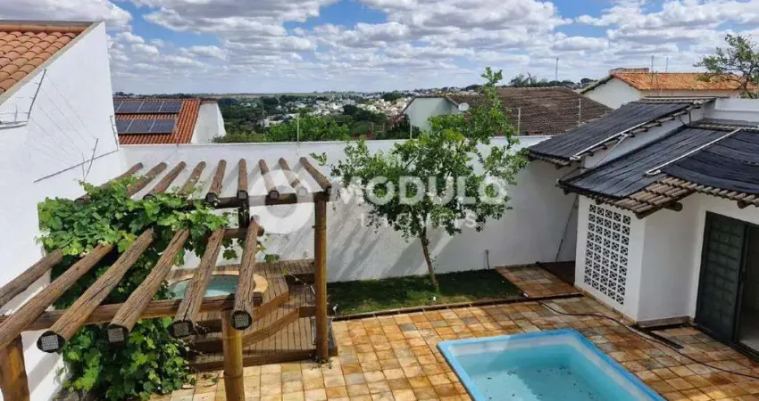 Casa residencial à venda, 3 quartos, 1 suíte, 3 vagas, cidade jardim - uberlândia/mg