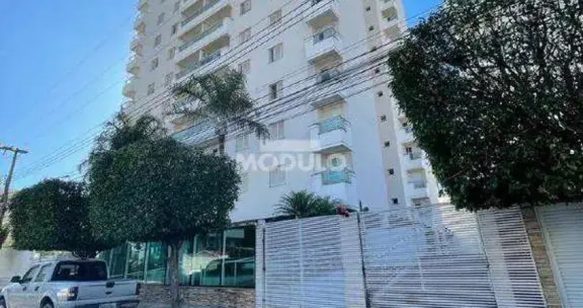 Apartamento com 4 quartos para alugar na Avenida José Zacharias Junqueira, --, Saraiva, Uberlândia