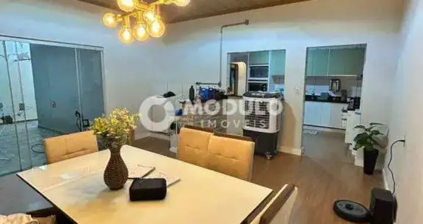 Casa residencial à venda, 3 quartos, 1 suíte, 3 vagas, sao jorge - uberlândia/mg