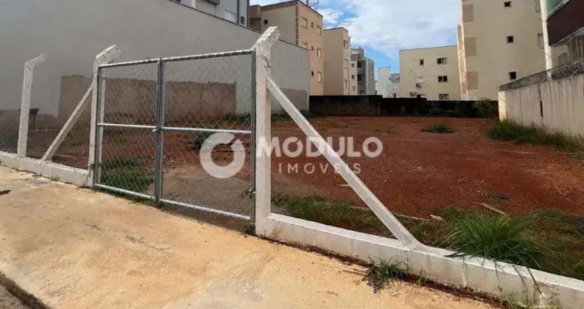 Terreno à venda na Praça Espir Adib Attuch, --, Santa Mônica, Uberlândia