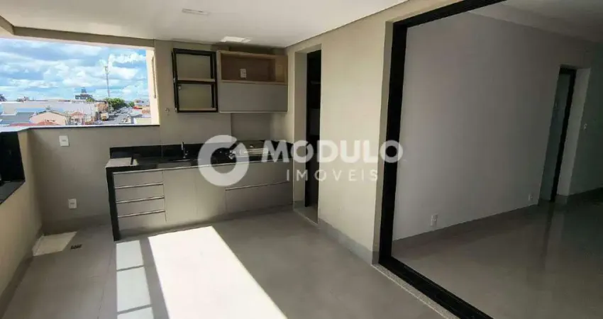 Apartamento com 3 quartos para alugar na Rua Rafael Rinaldi, --, Martins, Uberlândia