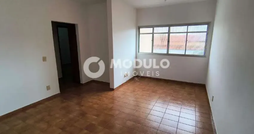 Apartamento disponivel para locação no bairro Segismundo Pereira.