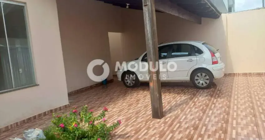 Casa residencial à venda, 3 quartos, 1 suíte, 3 vagas, alto umuarama - uberlândia/mg