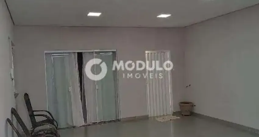 Casa residencial à venda, 3 quartos, 1 suíte, 2 vagas, alto umuarama - uberlândia/mg