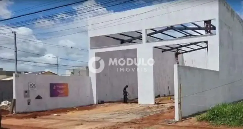 Galpão comercial disponivel para locação no bairro novo mundo.