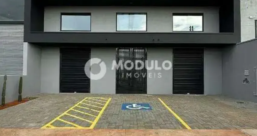 Loja comercial disponivel para locação no bairro novo mundo.