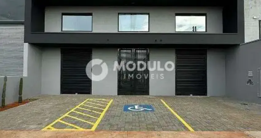 Loja comercial disponivel para locação no bairro novo mundo.