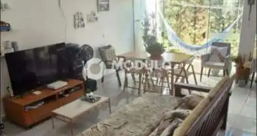 Casa de condomínio à venda, 2 quartos, 2 vagas, aclimação - uberlândia/mg