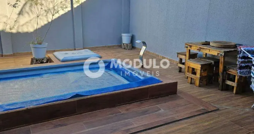 Casa residencial semi para locação no bairro jardim patrícia