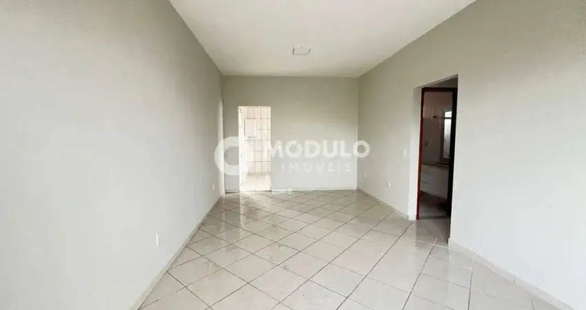 Apartamento disponível para locação no bairro santa mônica.