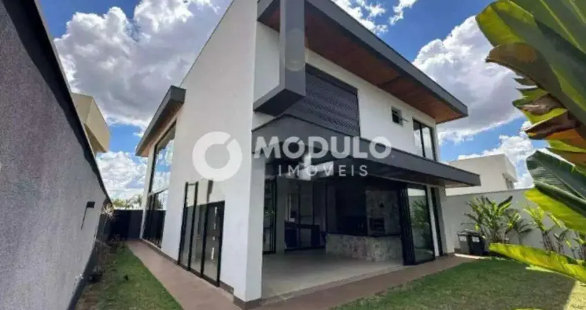Casa em condomínio disponível para locação no bairro Jardim Sul.
