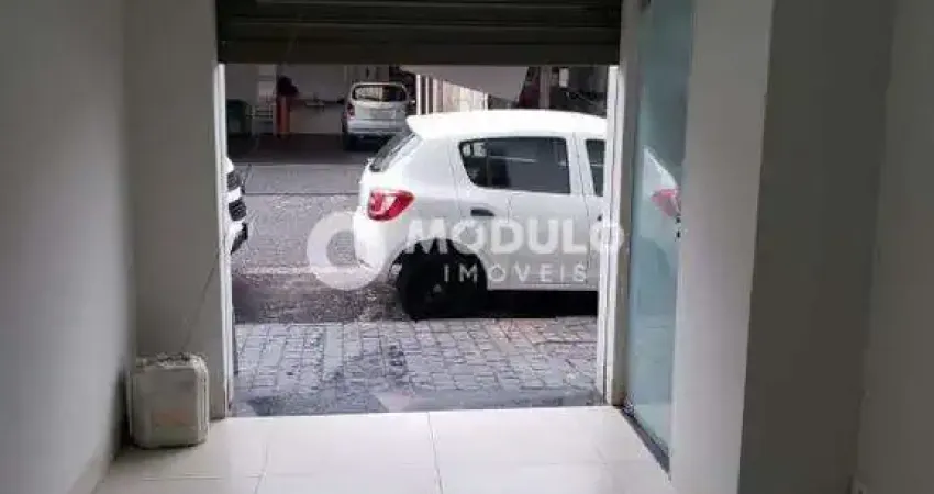 Comodo comercial disponível para locação na Região Central.