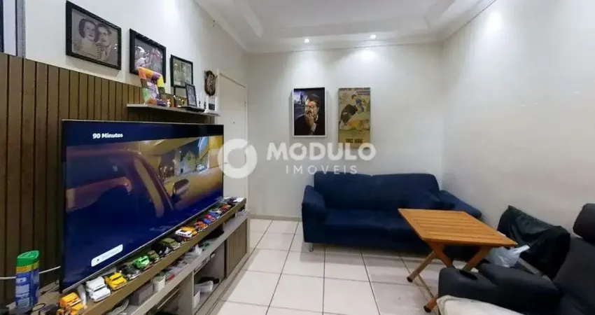 Apartamento mobiliado disponível para locação no bairro Santa Mônica.