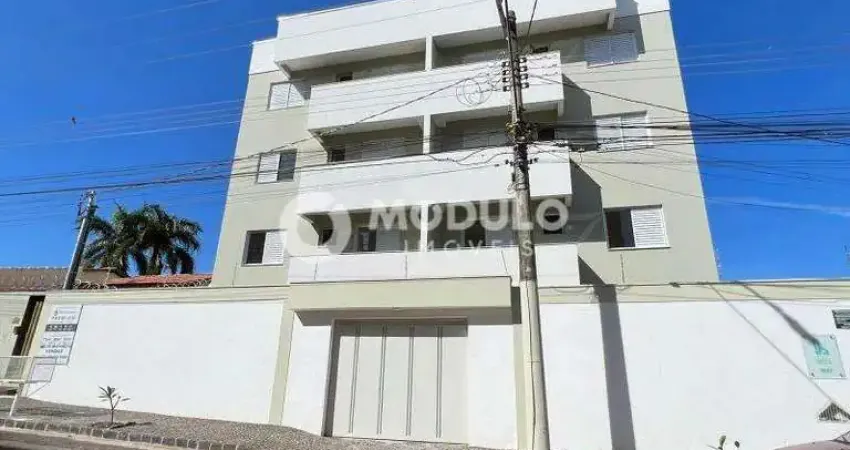 Apartamento disponível para locação no bairro Segismundo Pereira.