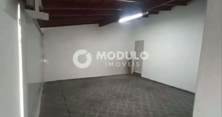 Casa com 3 quartos para alugar na Rua João Esteves Júnior, --, Jardim Patrícia, Uberlândia