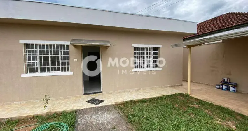 Casa residencial disponível para locação no bairro Martins.