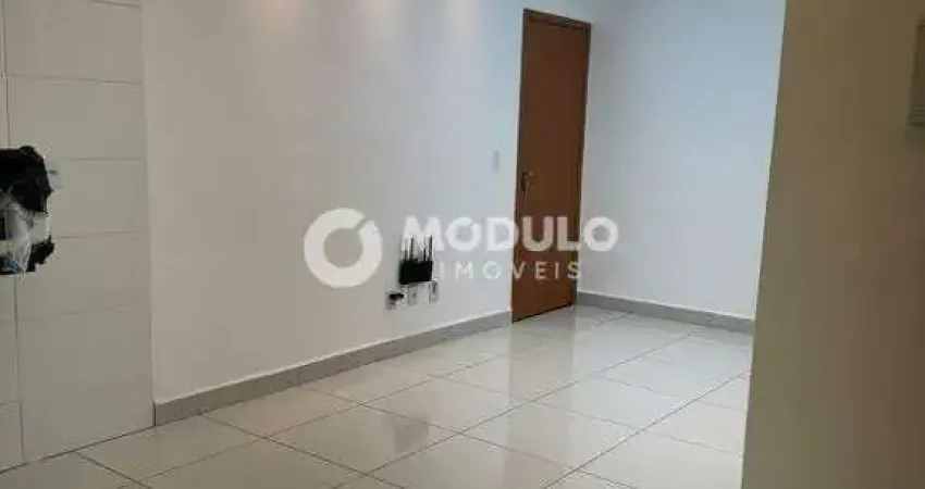 APARTAMENTO à venda, 2 quartos, 1 suíte, 1 vaga, Chácaras Tubalina e Quartel - Uberlândia/MG