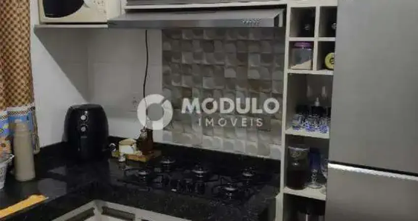 Casa residencial disponível para locação no bairro Shopping Park.